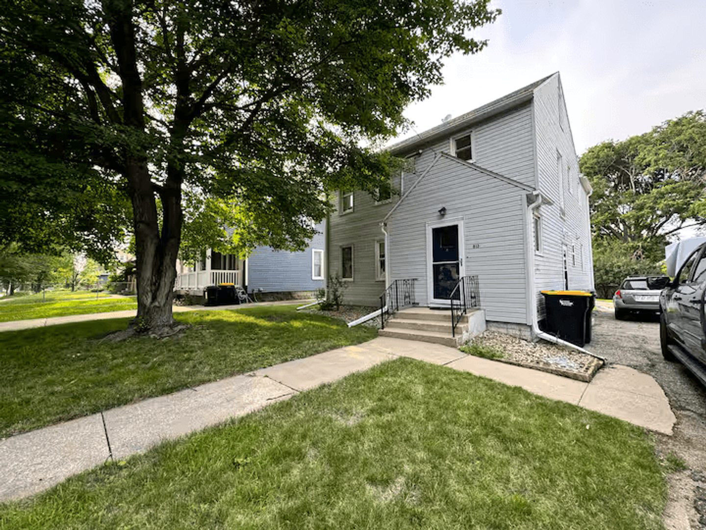 Exterior view of Kutzky Duplex from the sidewalk