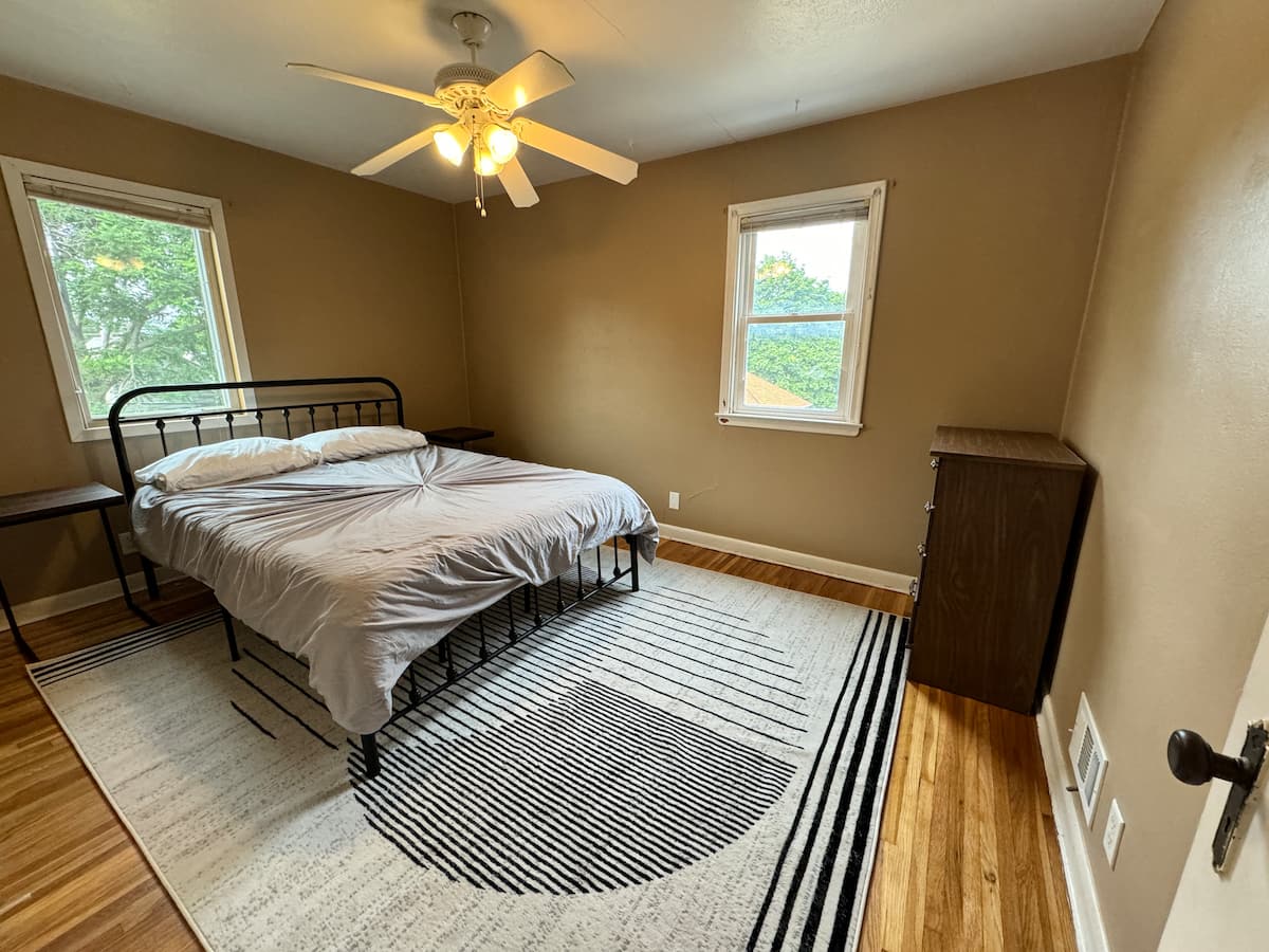 Upper home furnished rental interior view 3