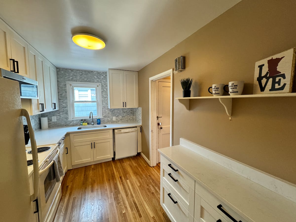 Upper home furnished rental interior view 5